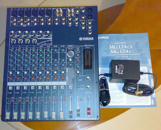 hinh-anh-mixer-yamaha-mg-124cx