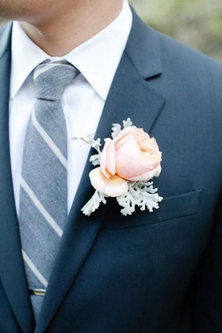 Cách thắt cà vạt cho chú rể trong ngày cưới
