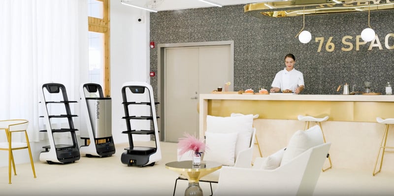 Robot phục vụ giao hàng thông minh Aturos PuduBot cho nhà hàng, quán cà phê, siêu thị, bệnh viện