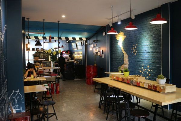 Đèn thả trần trang trí quán cà phê hiện đại