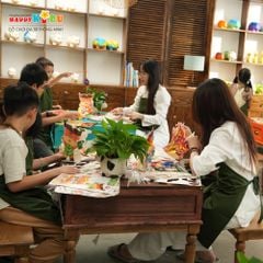 GIỚI TRẺ THAM GIA WORKSHOP LÀM LỒNG ĐÈN, BÁNH TRUNG THU “TÌM VÉ VỀ TUỔI THƠ”