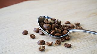 Sự Khác Nhau Giữa Rang Cà Phê Pha Máy Espresso và Pha Chế Thủ Công?