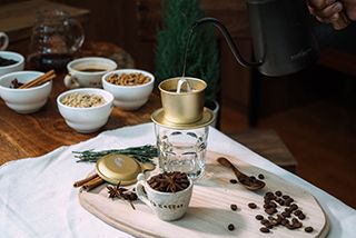 Nhiệt Độ Nước Ảnh Hưởng Đến Cách Pha Chế Cà Phê Như Thế Nào?