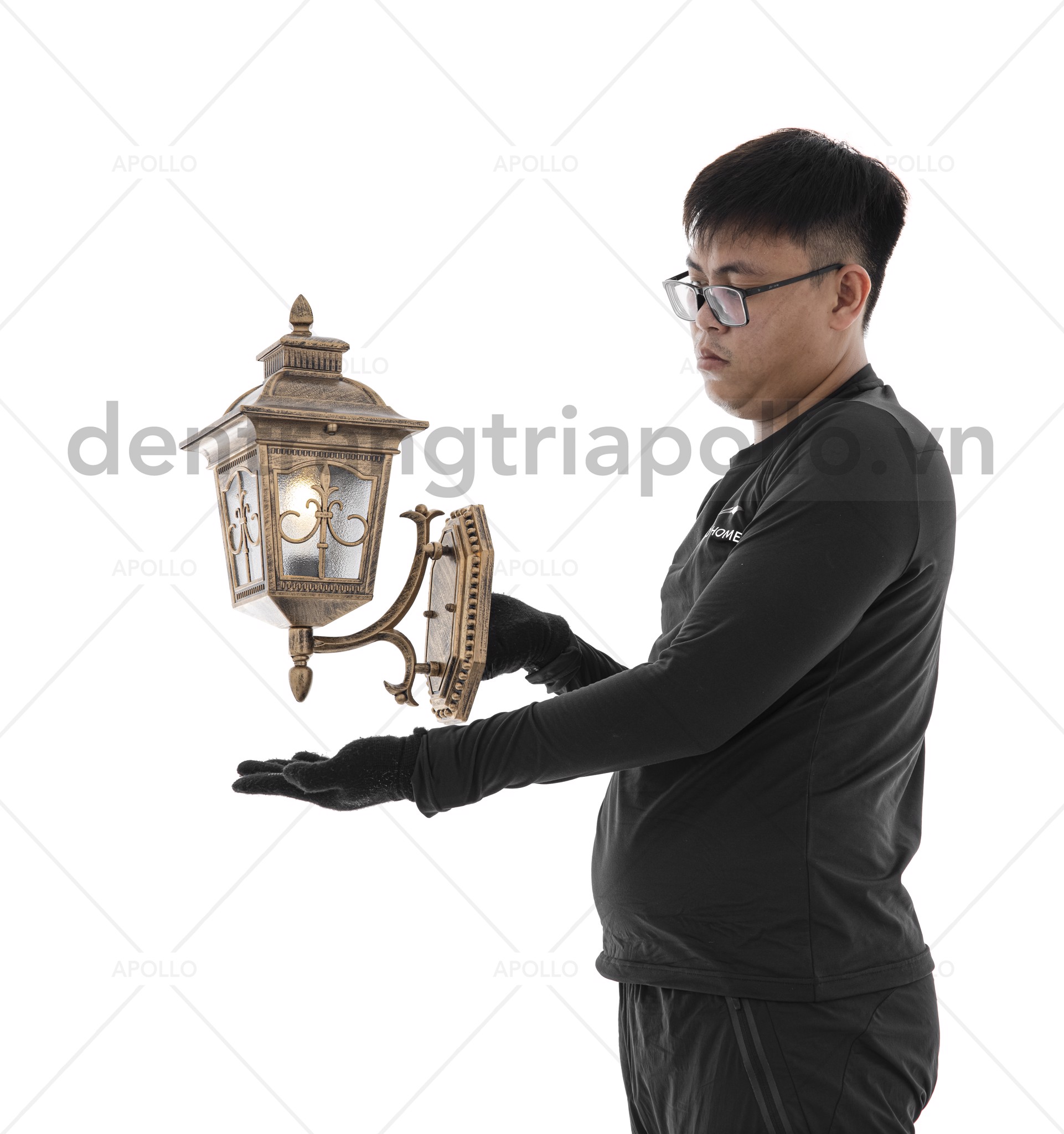 đèn tường ngoại thất cổ điển