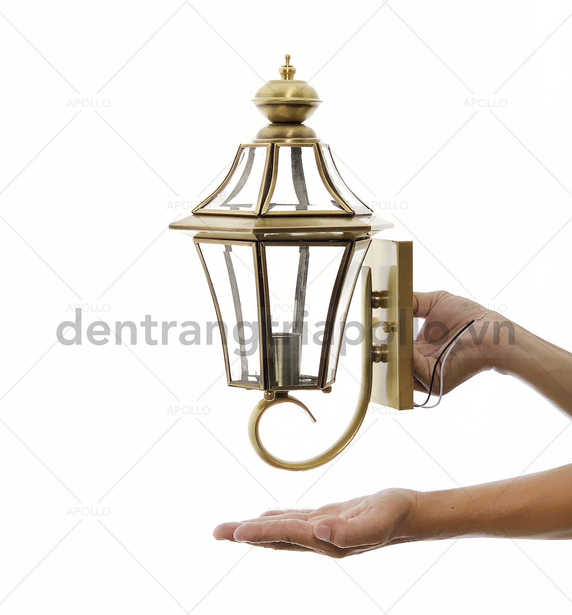 đèn tường cổ điển