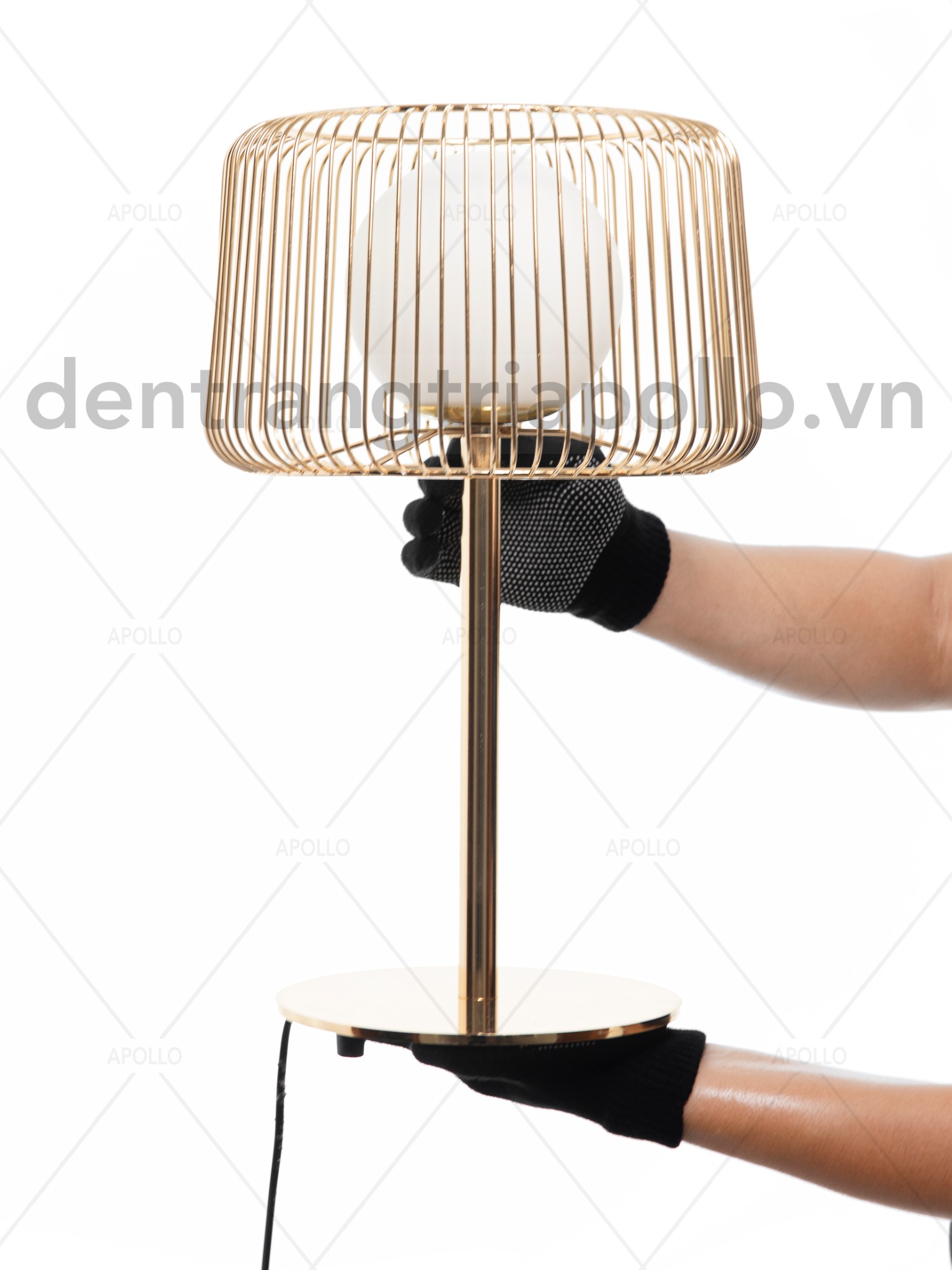đèn bàn hiện đại