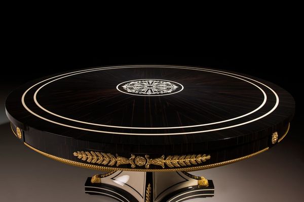 Bàn ăn tròn cổ điển Malmaison
