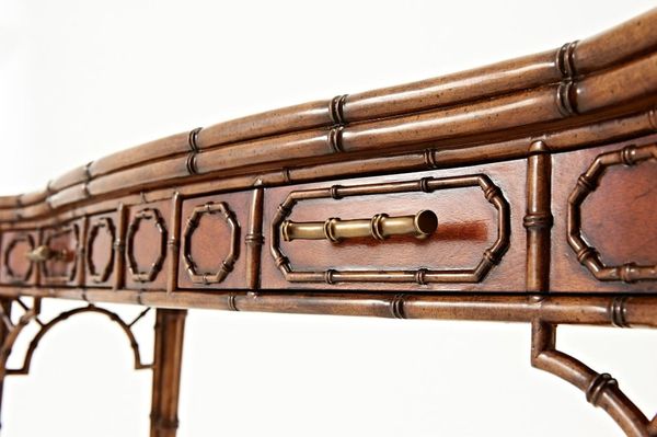 Bàn console bằng gỗ Edwardian