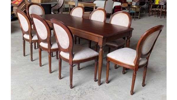 bàn ghế louis bọc nỉ