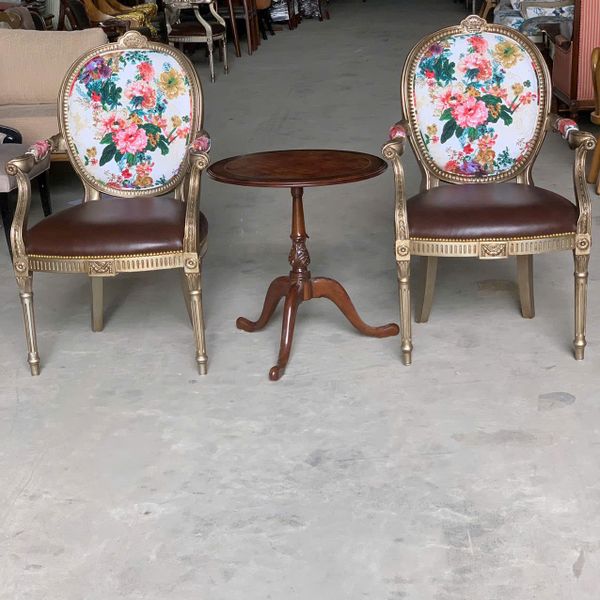 bàn trà gỗ tròn nhỏ phong cách Châu Âu