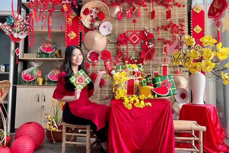 y-tuong-trang-tri-tet-2025-cho-van-phong-nho-va-cong-ty-lon_3