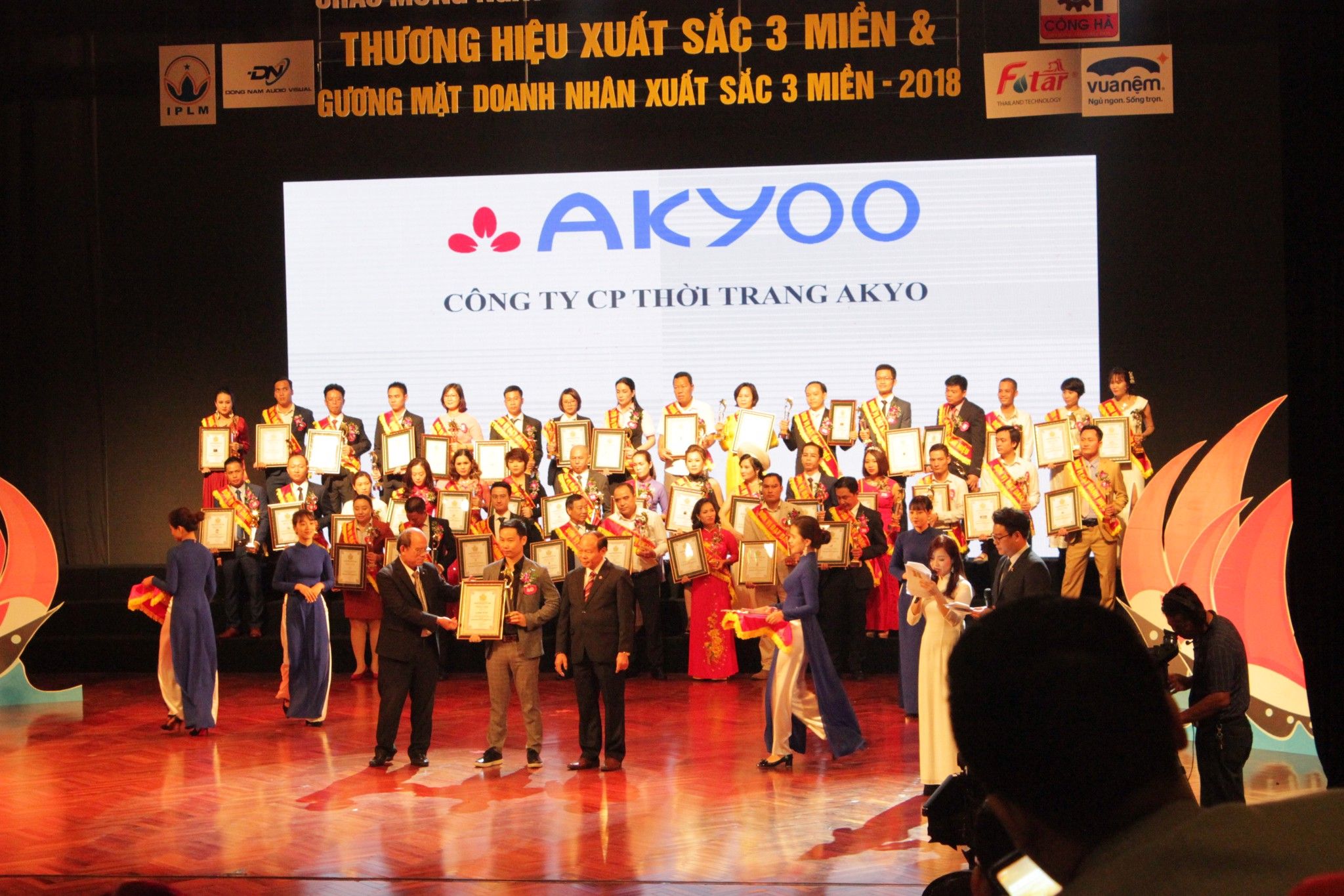 AKYO HAY AKYOO