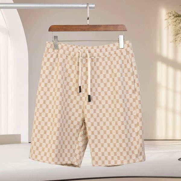 Người mẫu nam mặc quần short thun biển big size nam Akyoo