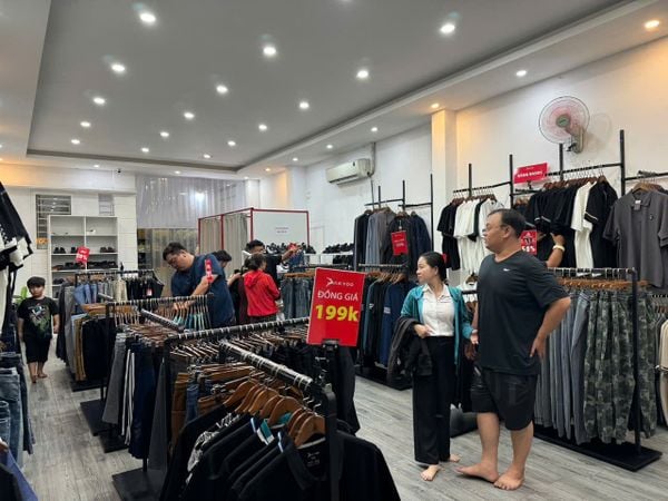 Không gian thân thiện tại showroom Akyoo dành cho khách hàng Bigsize