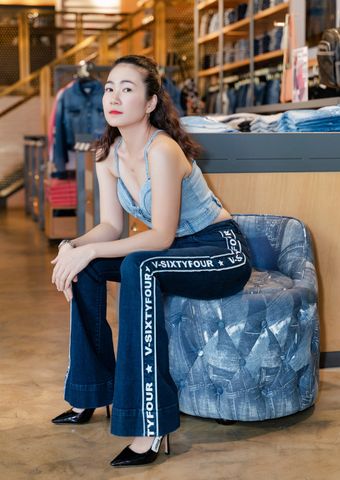 MC Thanh Thảo Hugo “đổi gió” phong cách cùng Jean/Denim V-SIXTYFOUR
