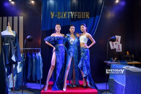 Thúy Vân hội ngộ cùng Kim Duyên, Đào Hà trong phần trình diễn của thương hiệu Denim V-Sixtyfour tại AVIFW19