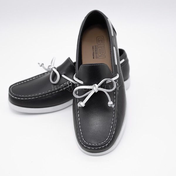 Nên lựa chọn thiết kế giày da nam công sở nào vào mùa hè?