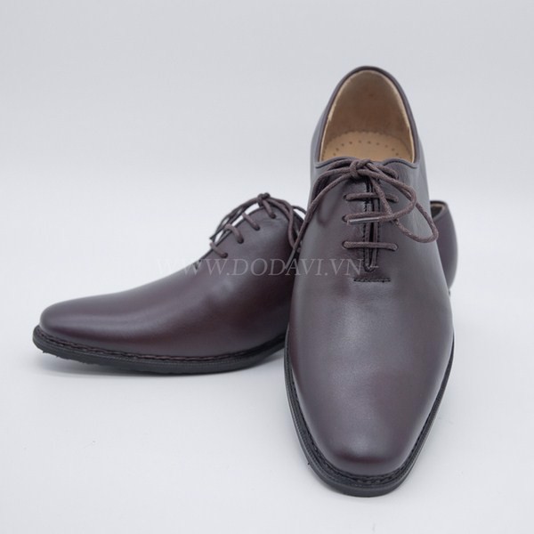 Cách chọn giày da nam công sở “chuẩn không cần chỉnh”