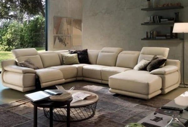 Được thiết kế với chất liệu da cao cấp với độ hoàn thiện vượt trội