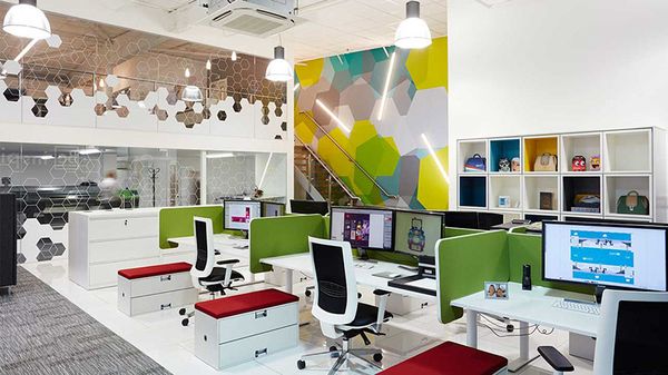 Thiết kế văn phòng ấn tượng bởi những điểm nhấn màu sắc