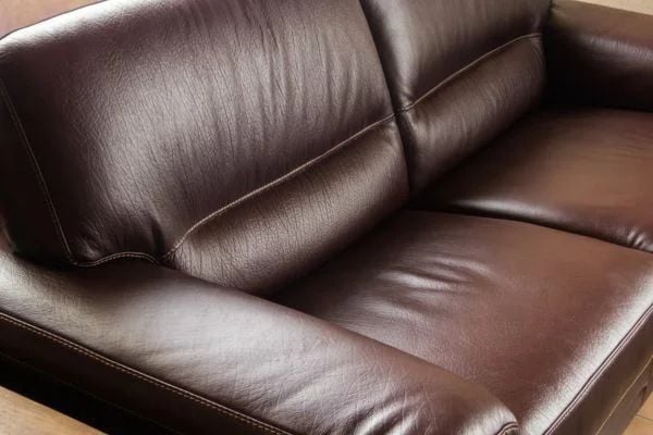 Cận cảnh sofa da bò thật