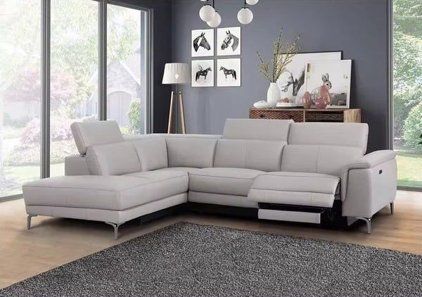 Mẫu sofa cao cấp DERGO giúp phòng khách bạn trở nên sang trọng hơn