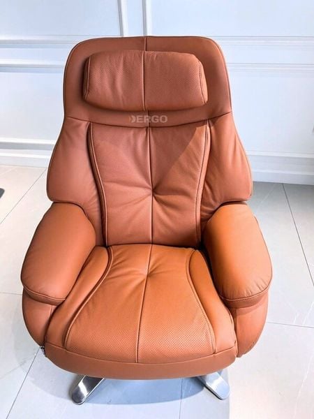 Ghế giường Maybach mang lại cảm giác êm ái với lớp bọc 100% da thật nguyên tấm nhập khẩu