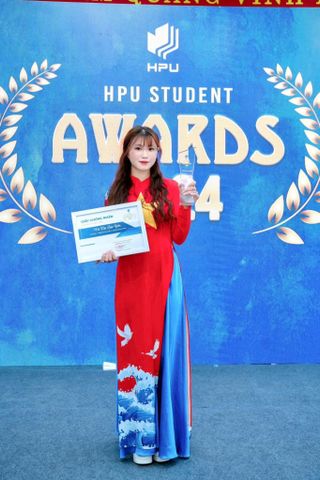 Gương mặt sinh viên tiêu biểu KHOA NGOẠI NGỮ Vũ Thị Bảo Yến- Cô gái của những Giải thưởng