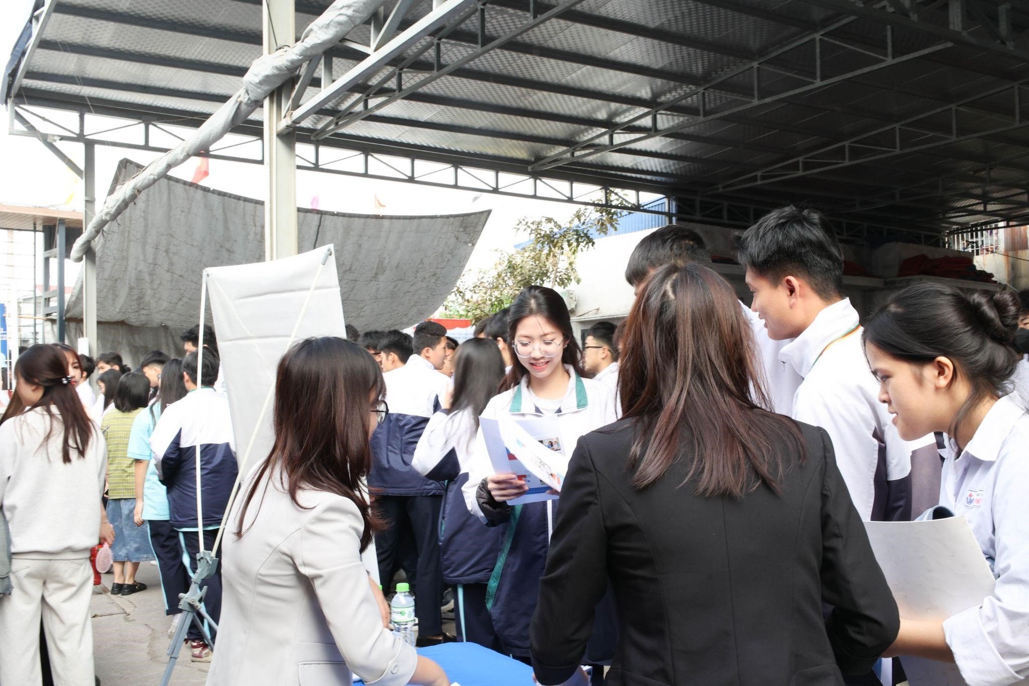 HPU Giao lưu, Tư vấn Tuyển sinh tại Trường THPT Lương Thế Vinh