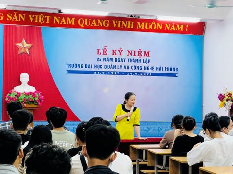Gặp mặt tân sinh viên Khoá 26, khoa Quản trị Kinh doanh năm học 2022 - 2023