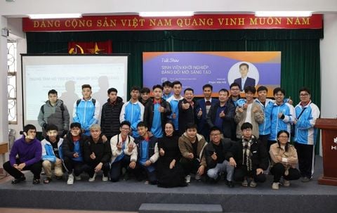 Talkshow “Sinh viên khởi nghiệp bằng đổi mới sáng tạo”