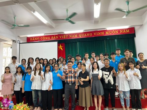 Khoa Quản trị kinh doanh chào đón Tân sinh viên k28 - một lứa sinh viên năng động, nhiều tiềm năng và tràn đầy hy vọng