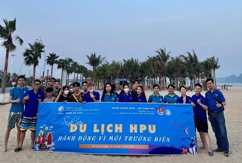 Giao lưu sinh viên Du lịch HPU hành động vì môi trường biển