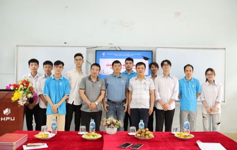 Lễ bảo vệ khóa luận tốt nghiệp sinh viên K25 Khoa Công nghệ thông tin