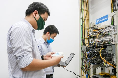 Tần số - Tài sản của quốc gia. Băng tần dành cho 4G và 5G của Việt nam đang được đấu giá.