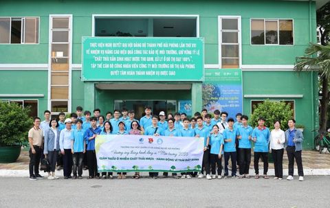 Sinh viên HPU tham quan khu liên hợp xử lý chất thải Tràng Cát – Gắn lý thuyết với thực tiễn ngành học