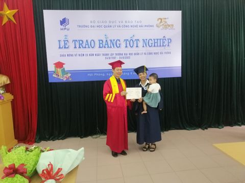 Buổi lễ phát bằng tốt nghiệp với những  ấn tượng đặc biệt