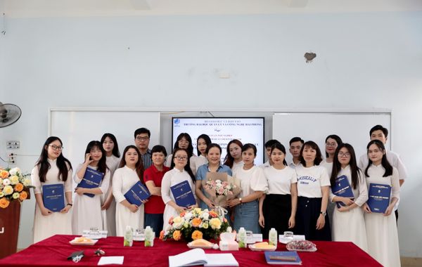 Lễ bảo vệ tốt nghiệp của sinh viên ngành Kế toán HPU