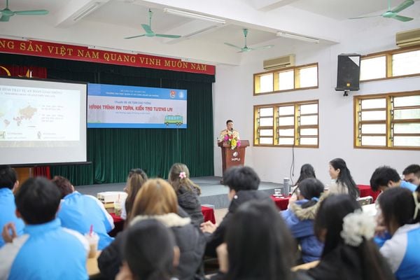 Diễn giả chương trình Thiếu tá Nguyễn Đức Ninh - Báo cáo viên -  phòng Cảnh sát giao thông - CATP Hải Phòng