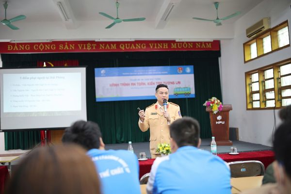 Diễn giả chương trình Thiếu tá Nguyễn Đức Ninh - Báo cáo viên -  phòng Cảnh sát giao thông - CATP Hải Phòng