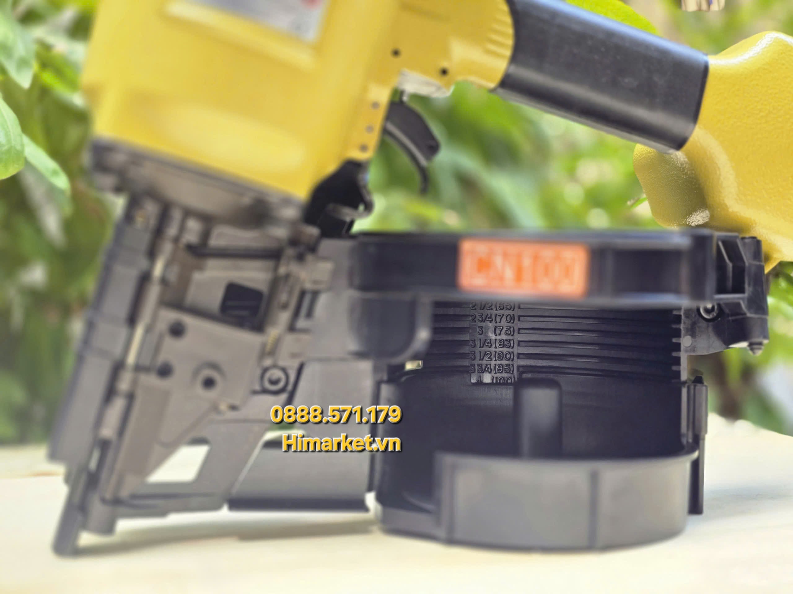 Góc nhìn khác của máy bắn đinh cuộn Meite CN100
