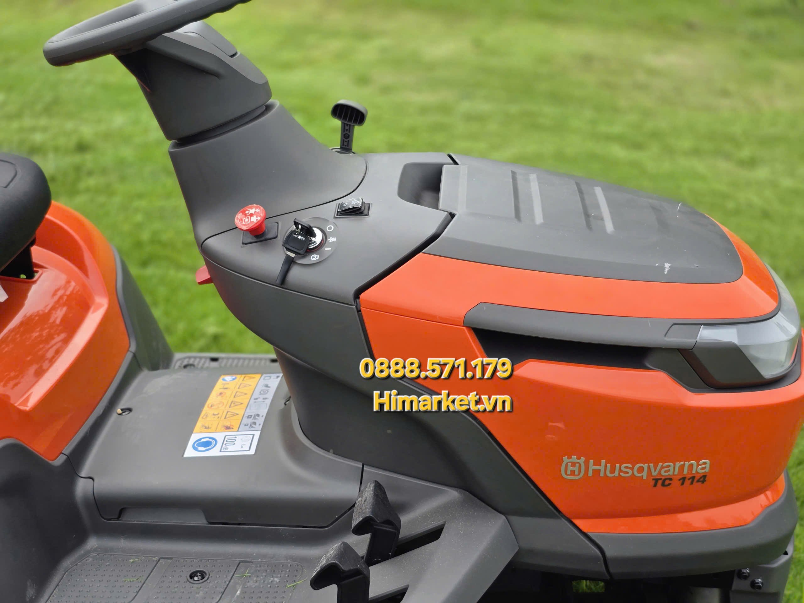 Chi tiết ghế ngồi của máy cắt cỏ Husqvarna TC114
