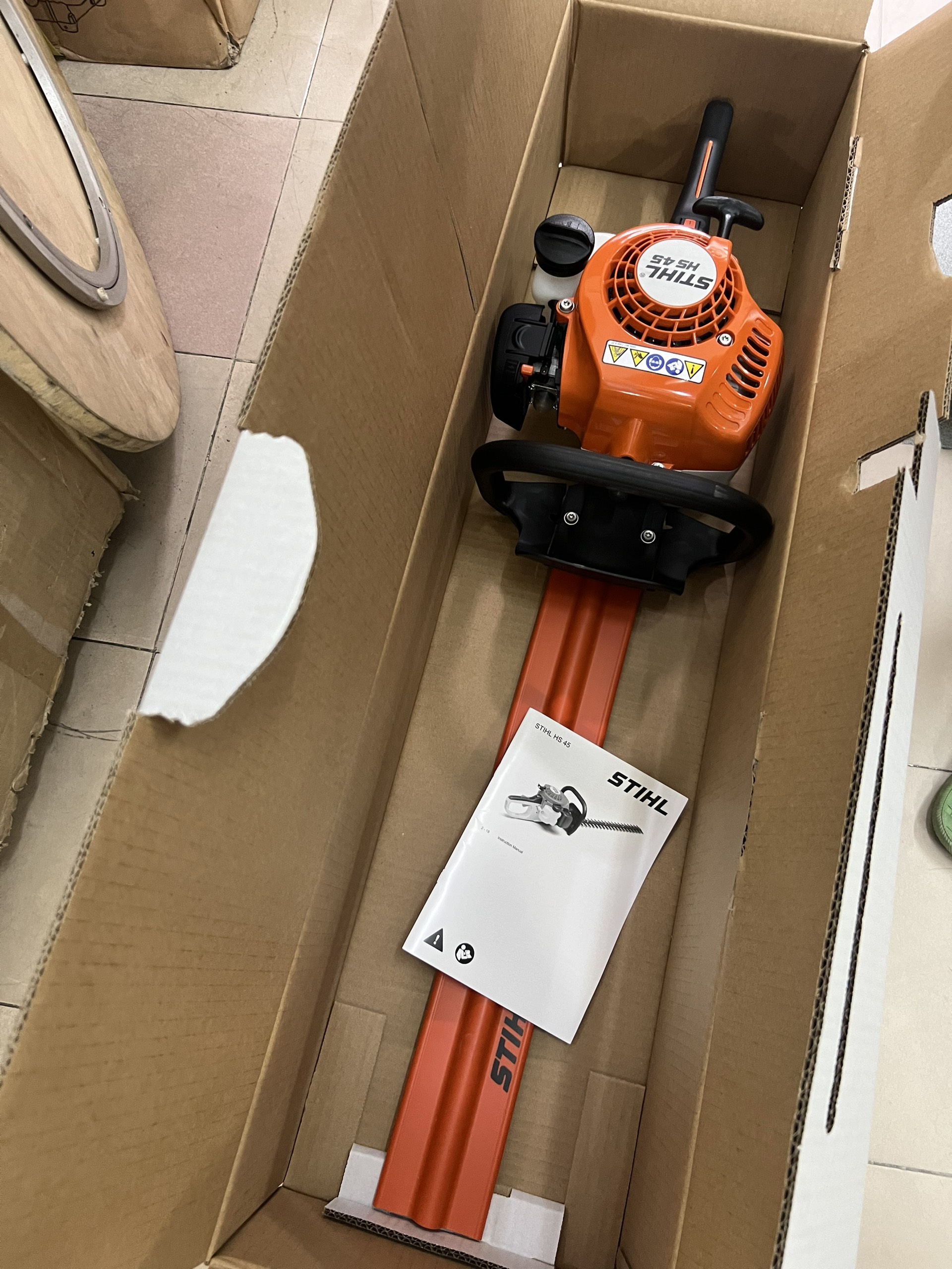 Bình chứa nhiên liệu của Stihl HS45