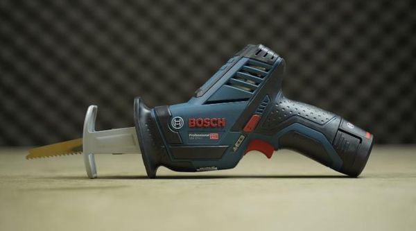 may-cua-kiem-dung-pin-bosch-gsa-12v-li-solo