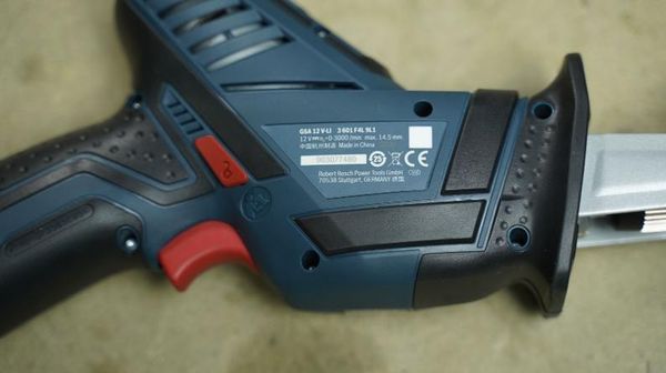 may-cua-kiem-dung-pin-bosch-gsa-12v-li-solo