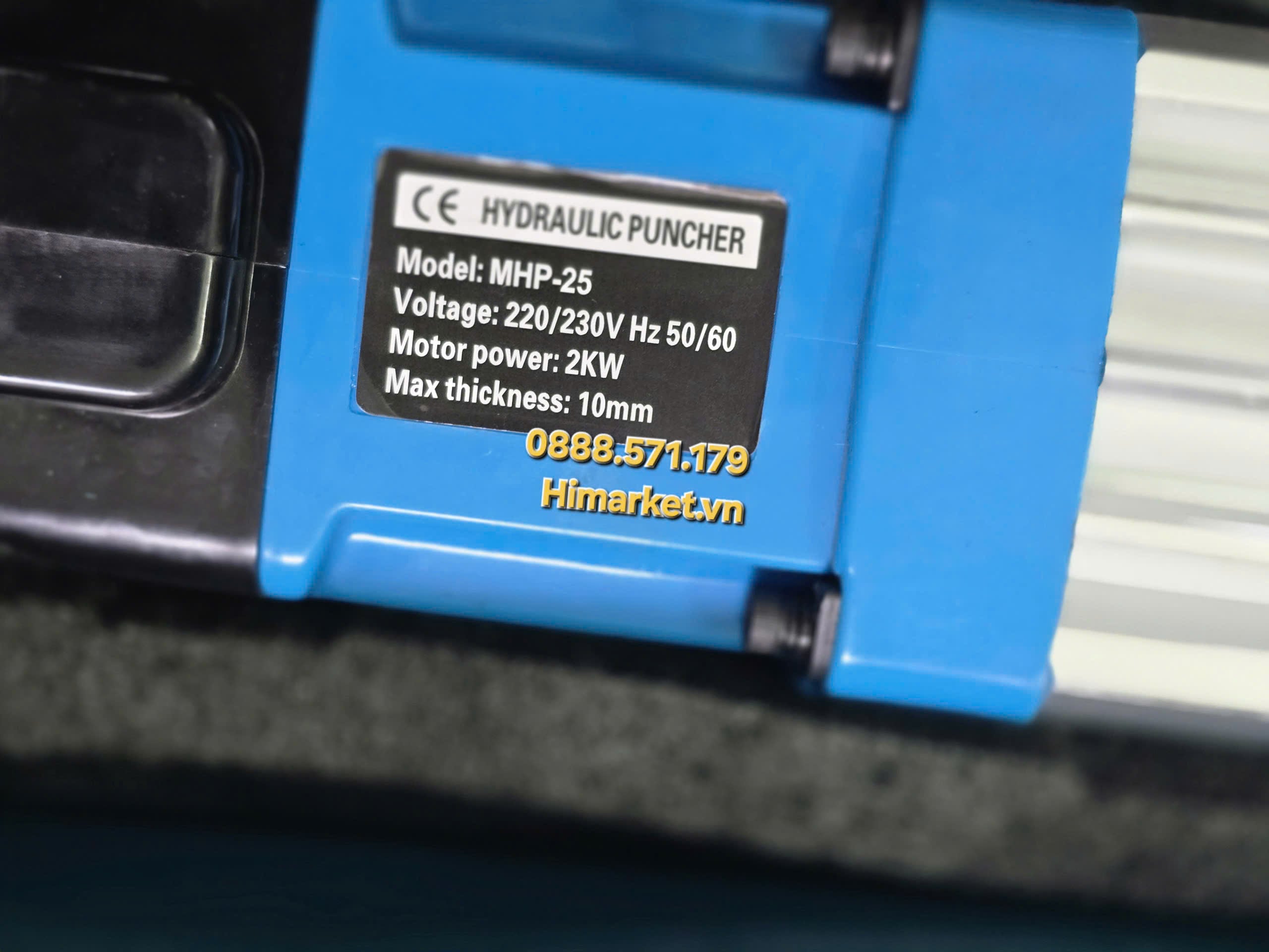 Hộp đựng và phụ kiện đi kèm máy đột lỗ thủy lực MHP-25