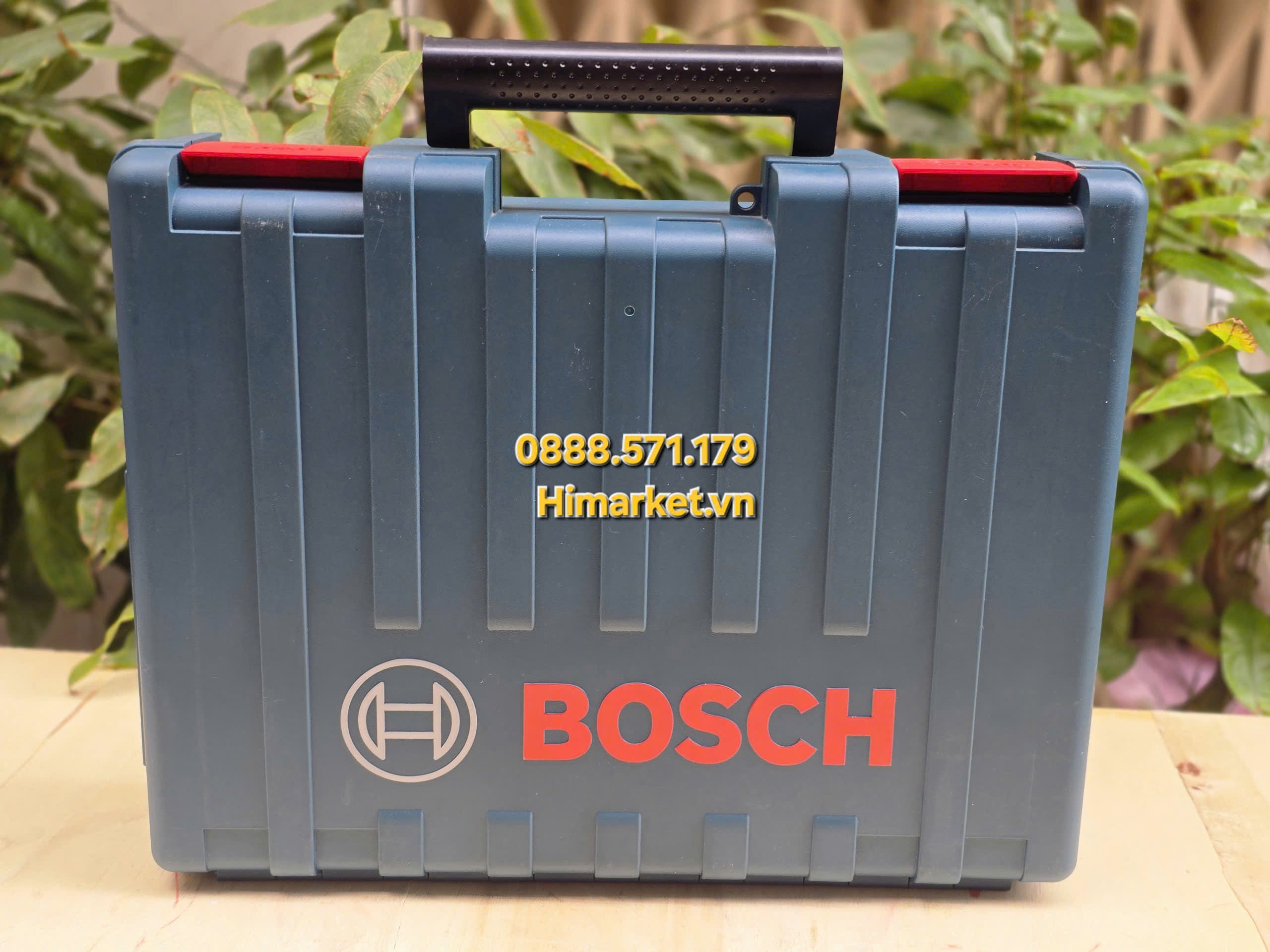 Cận cảnh đầu khoan SDS Plus của máy Bosch