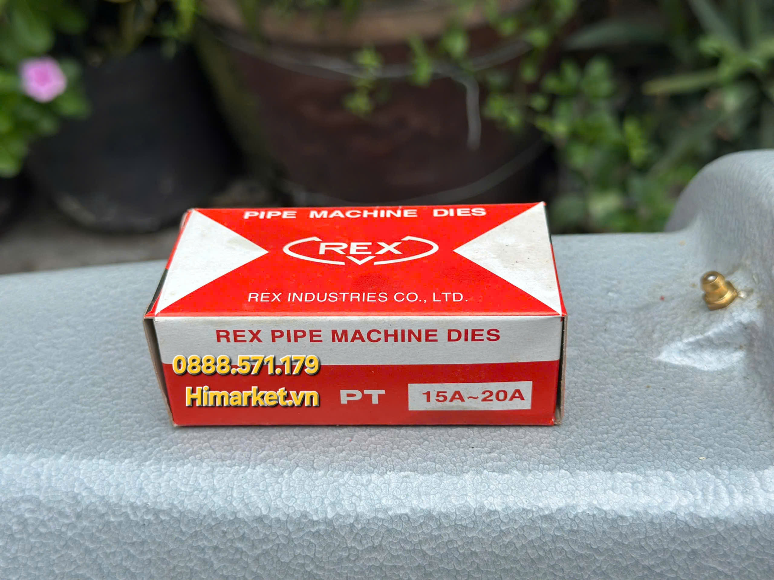 Mặt trước máy tiện ren Rex N100A