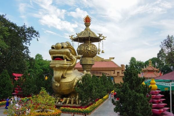 Khu du lịch Suối Tiên
