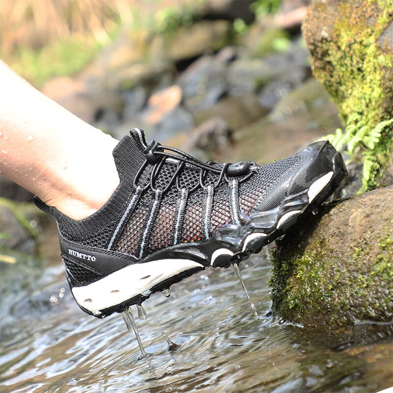 Cùng freeman.vn chọn giày chống nước nam nữ đi Trekking, leo núi